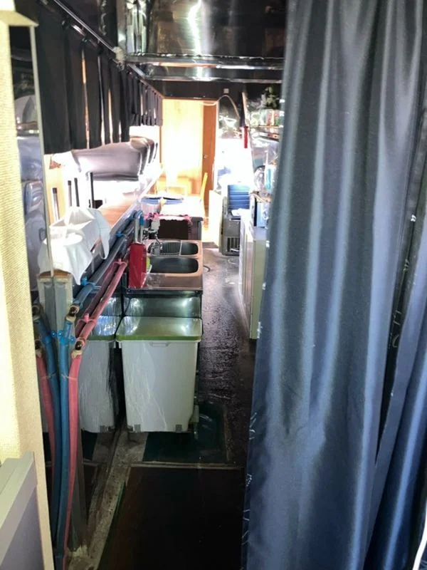 居酒屋の居抜き物件の厨房