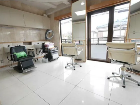 美容室・理容室の居抜き物件の内装