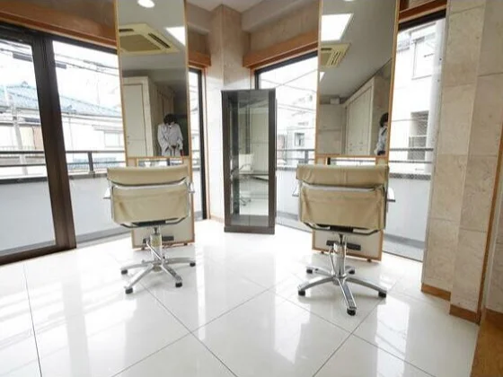 美容室・理容室の居抜き物件の内装