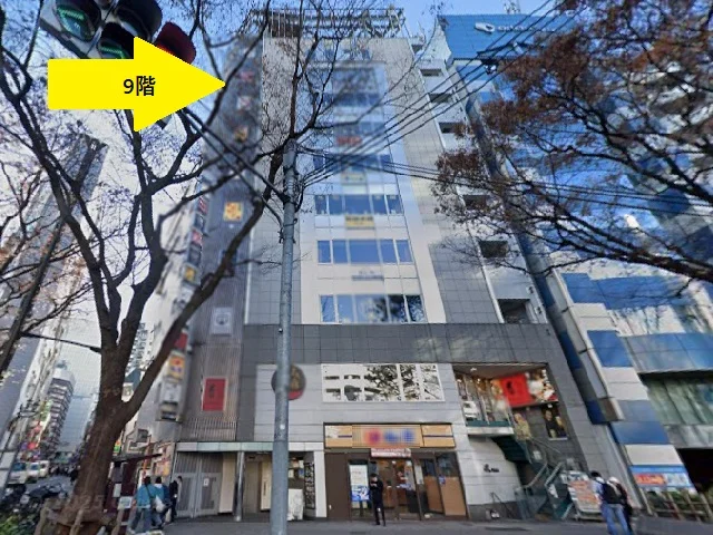 新宿三丁目のスケルトン店舗物件の外観