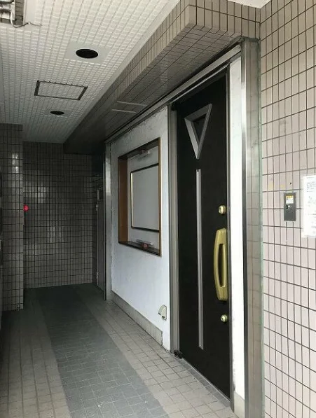 栗平の居抜き店舗のエントランス