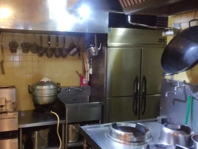 用賀の中華料理居抜きの厨房