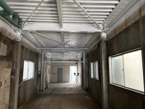 貸店舗(スケルトン)の内装