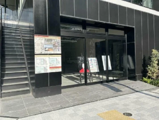 貸店舗(スケルトン)の外観