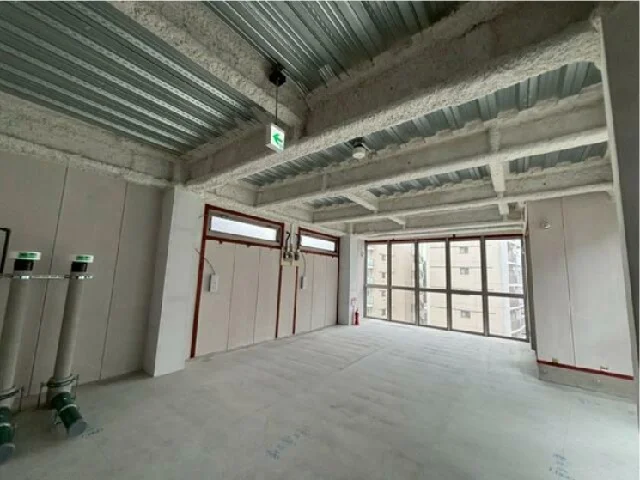 貸店舗(スケルトン)の内装