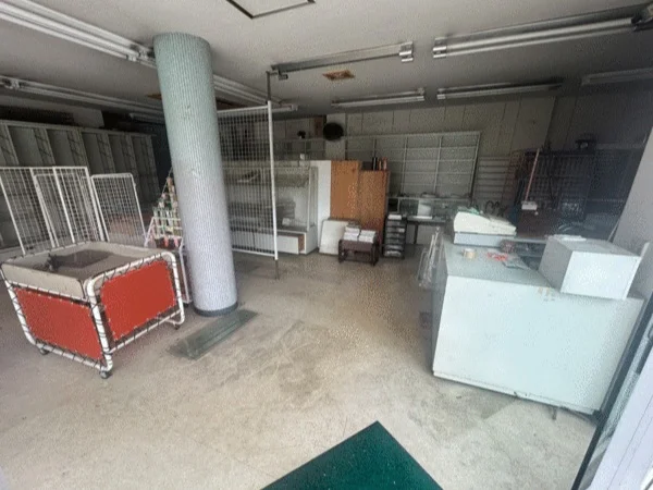 物販の居抜き物件の内装