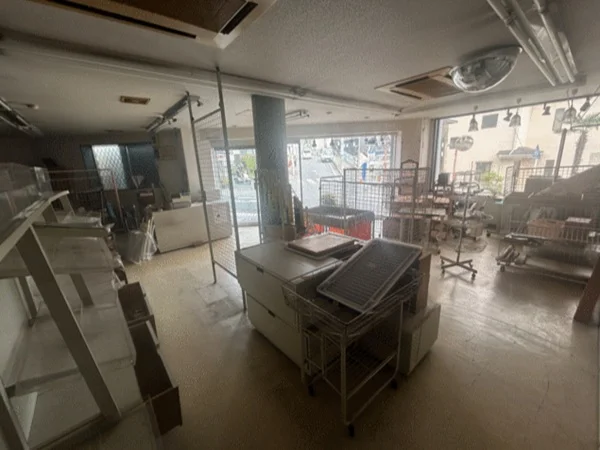 物販の居抜き物件の内装