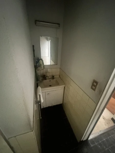 物販の居抜き物件の内装