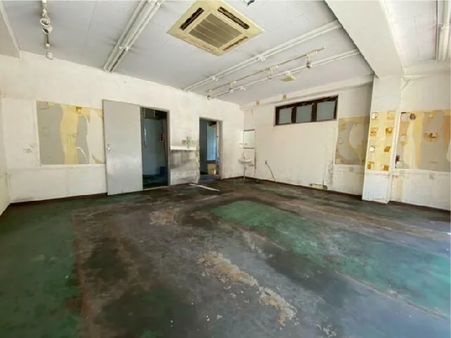 貸店舗(スケルトン)の内装