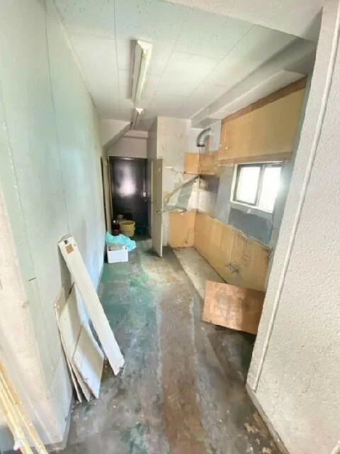 千鳥町のスケルトン店舗物件の内装