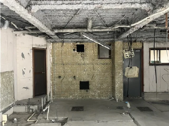 田端のスケルトン店舗物件の内装