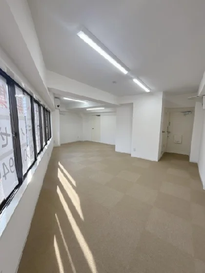 明大前の事務所仕様物件の内装