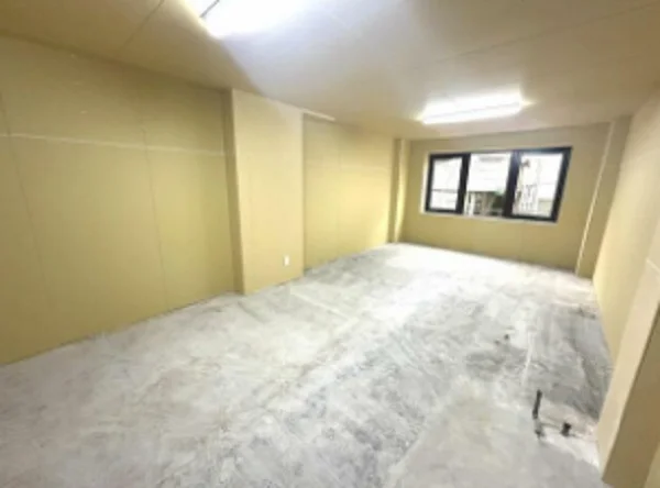 貸店舗(スケルトン)の内装