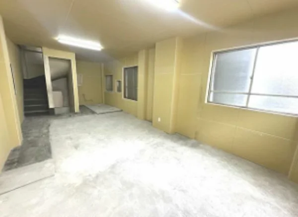 貸店舗(スケルトン)の内装