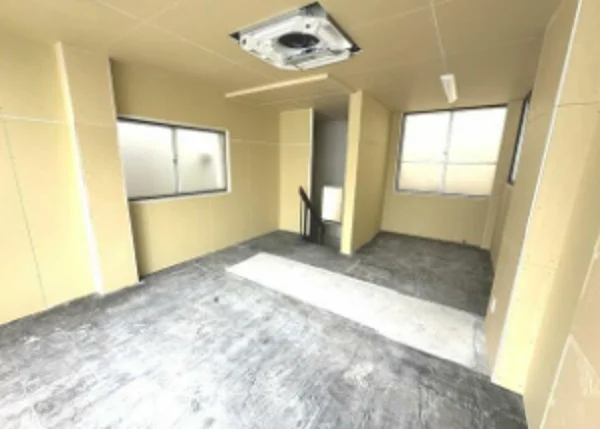 貸店舗(スケルトン)の内装