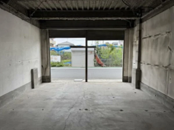 久地のスケルトン物件の内装