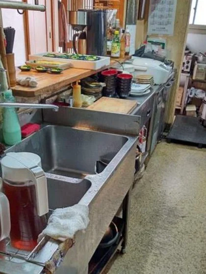 居酒屋の居抜き物件の厨房