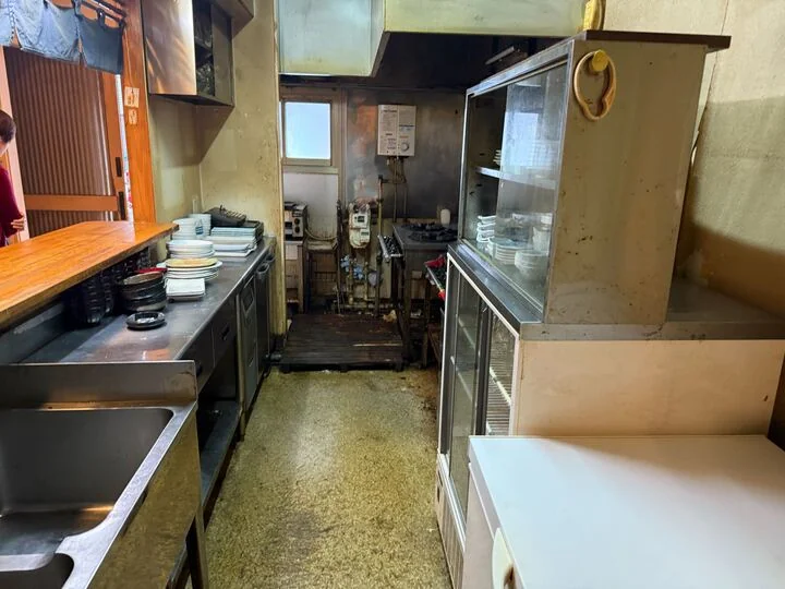 居酒屋の居抜き物件の厨房