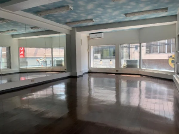 ひばりヶ丘のスケルトン店舗物件の内装