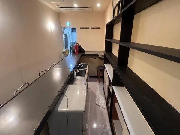 横須賀中央の居抜き店舗の内装