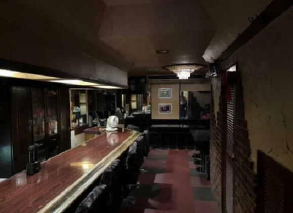 新丸子のスケルトン店舗物件の内装