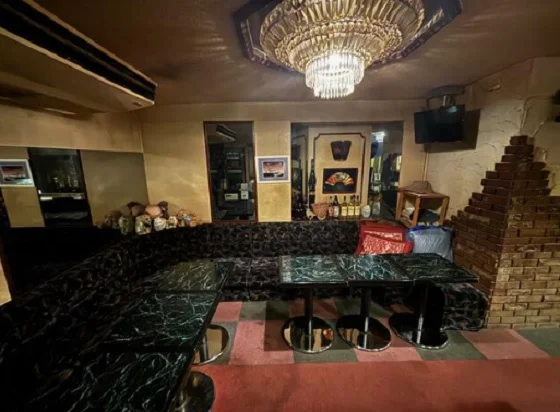 新丸子のスケルトン店舗物件の内装