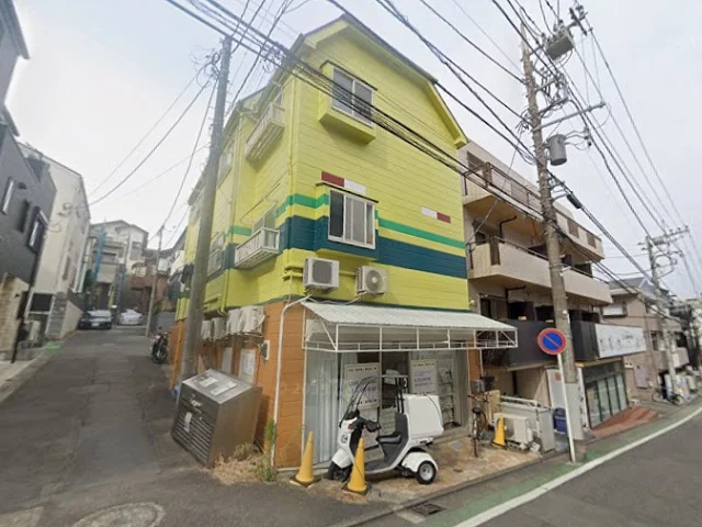 生田の事務所仕様店舗物件の外観