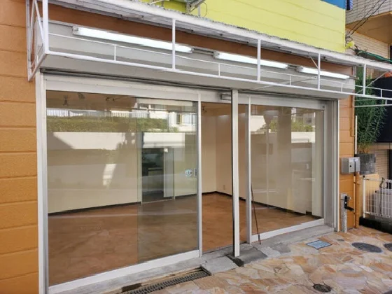 貸店舗(事務所仕様)の外観