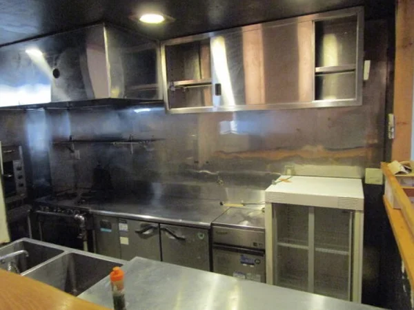 居酒屋の居抜き物件の厨房