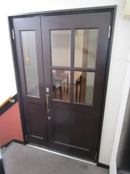 三鷹の居酒屋居抜きのエントランス