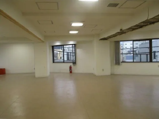 貸店舗(事務所仕様)の内装