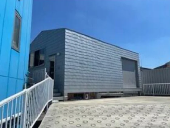 南多摩のスケルトン店舗物件の外観