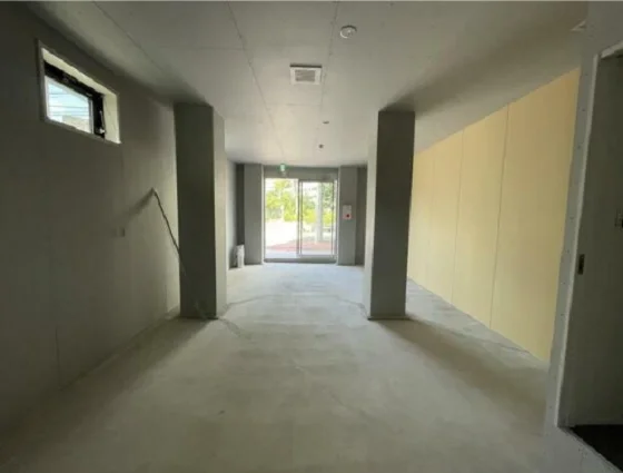 蕨のスケルトン店舗物件の内装