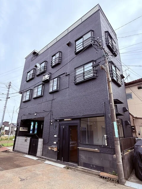 和泉多摩川の事務所仕様物件の外観