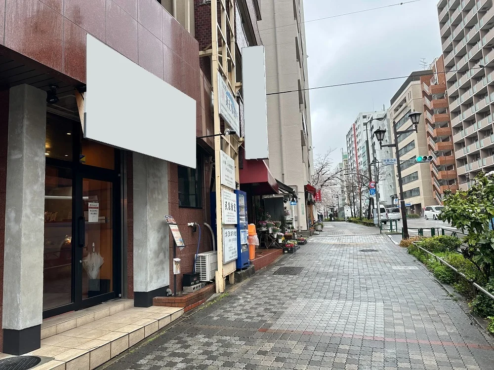 要町のカフェ・喫茶店居抜きのエントランス