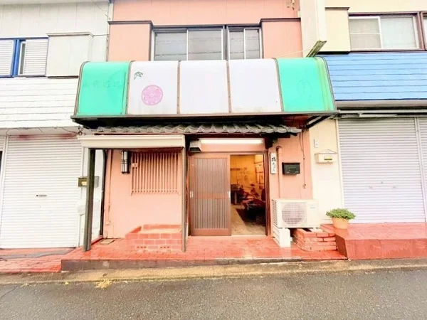 居酒屋の居抜き物件のエントランス