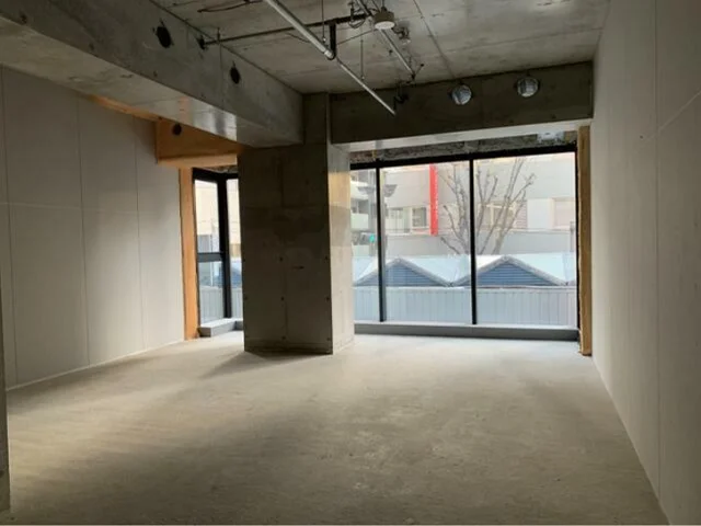 横須賀中央のスケルトン店舗物件の内装