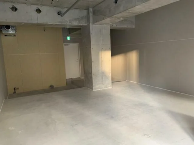 横須賀中央のスケルトン物件の内装