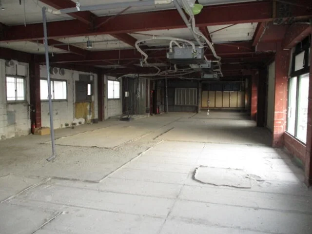 大袋のスケルトン物件の内装