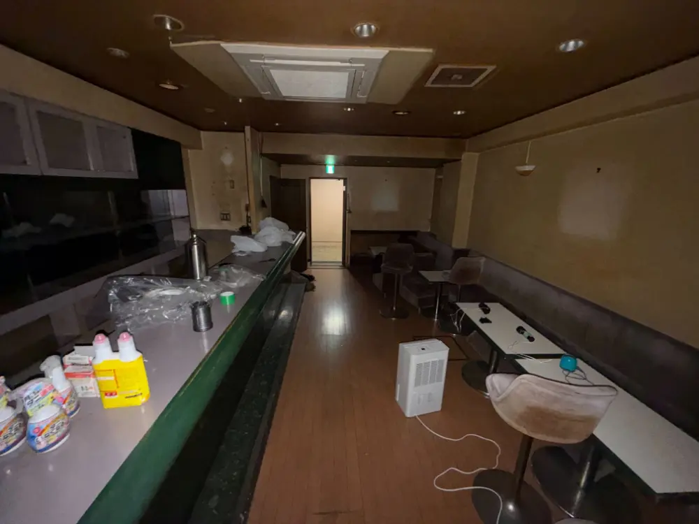 能見台のスナック・パブ居抜きの内装