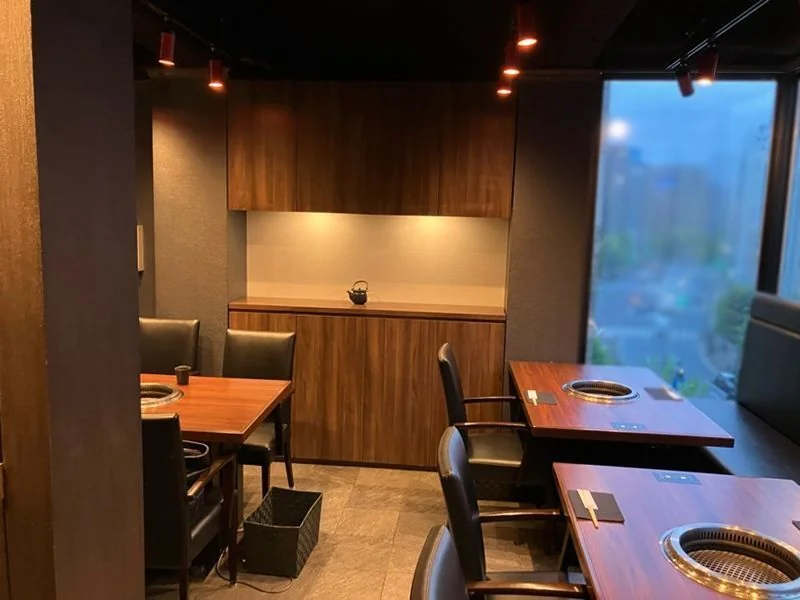 新富町の焼肉屋居抜きの内装
