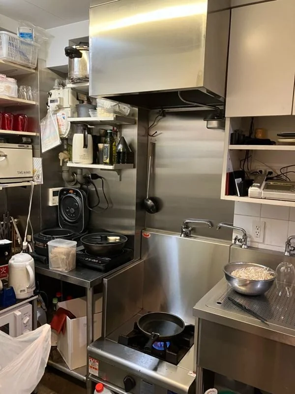 新富町の居抜き店舗の厨房