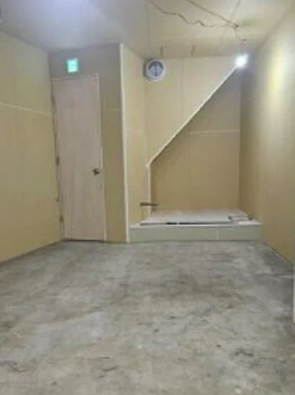 蒲田のスケルトン店舗物件の内装