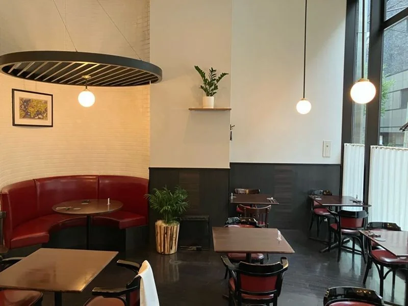 フレンチの居抜き物件の内装