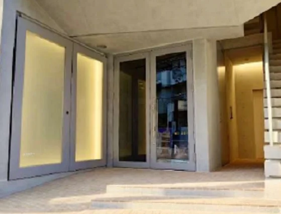 恵比寿のスケルトン店舗物件の外観