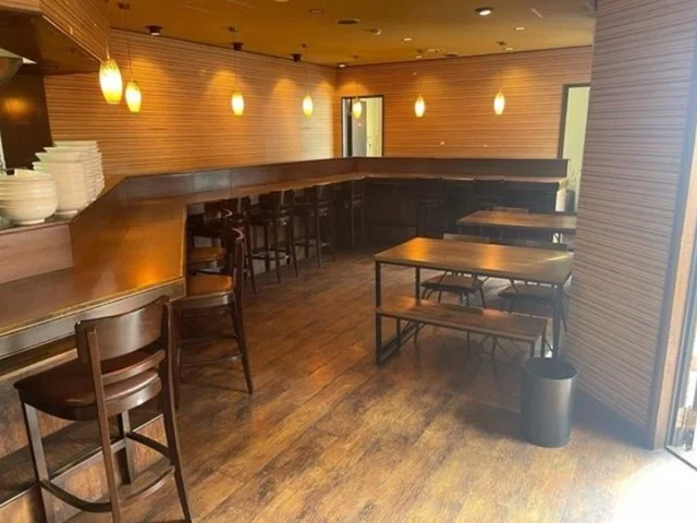 ダイニングバーの居抜き物件の内装