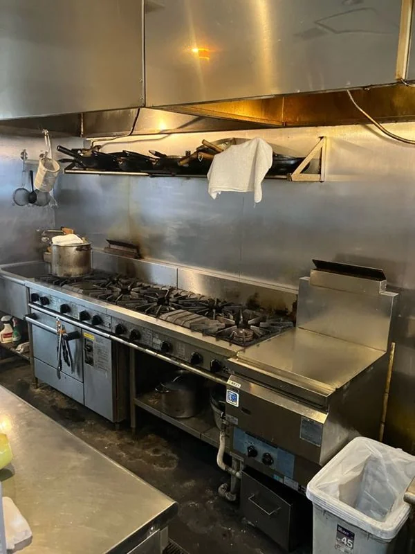 居酒屋の居抜き物件の厨房