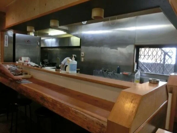 尾久の中華料理居抜きの内装