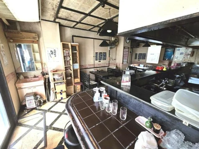 中華料理の居抜き物件の内装