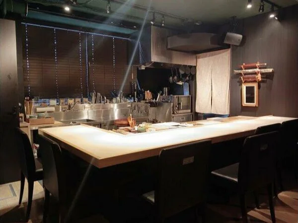 寿司の居抜き物件の内装